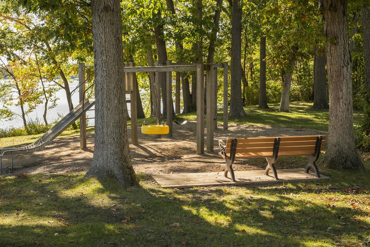 Potawatomi Inn & Cabins Angola Eksteriør bilde